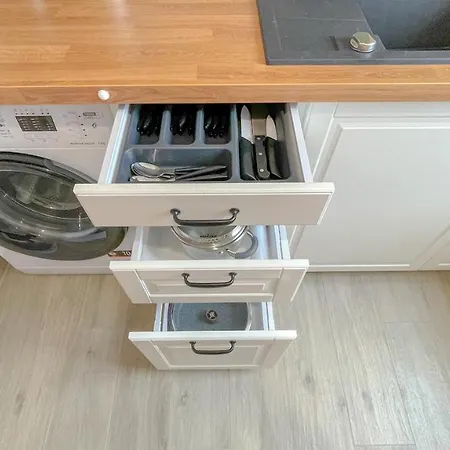 Dreamview With Private Parking *